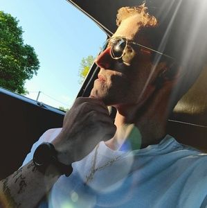 Meet your Posher, Cory